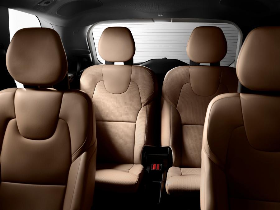  Volvo XC90 T6 AWD First Edition 2014 года  (фото 31 из 38)